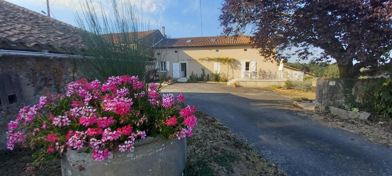 Ecuras La Mesange Bleue Bed & Breakfast エクステリア 写真