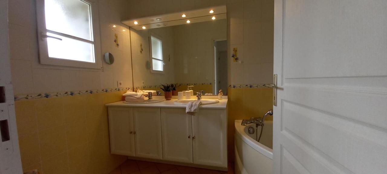 Ecuras La Mesange Bleue Bed & Breakfast エクステリア 写真